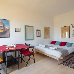  Appartamento Xenia - Luminous At Navigli Tram Theme Italia